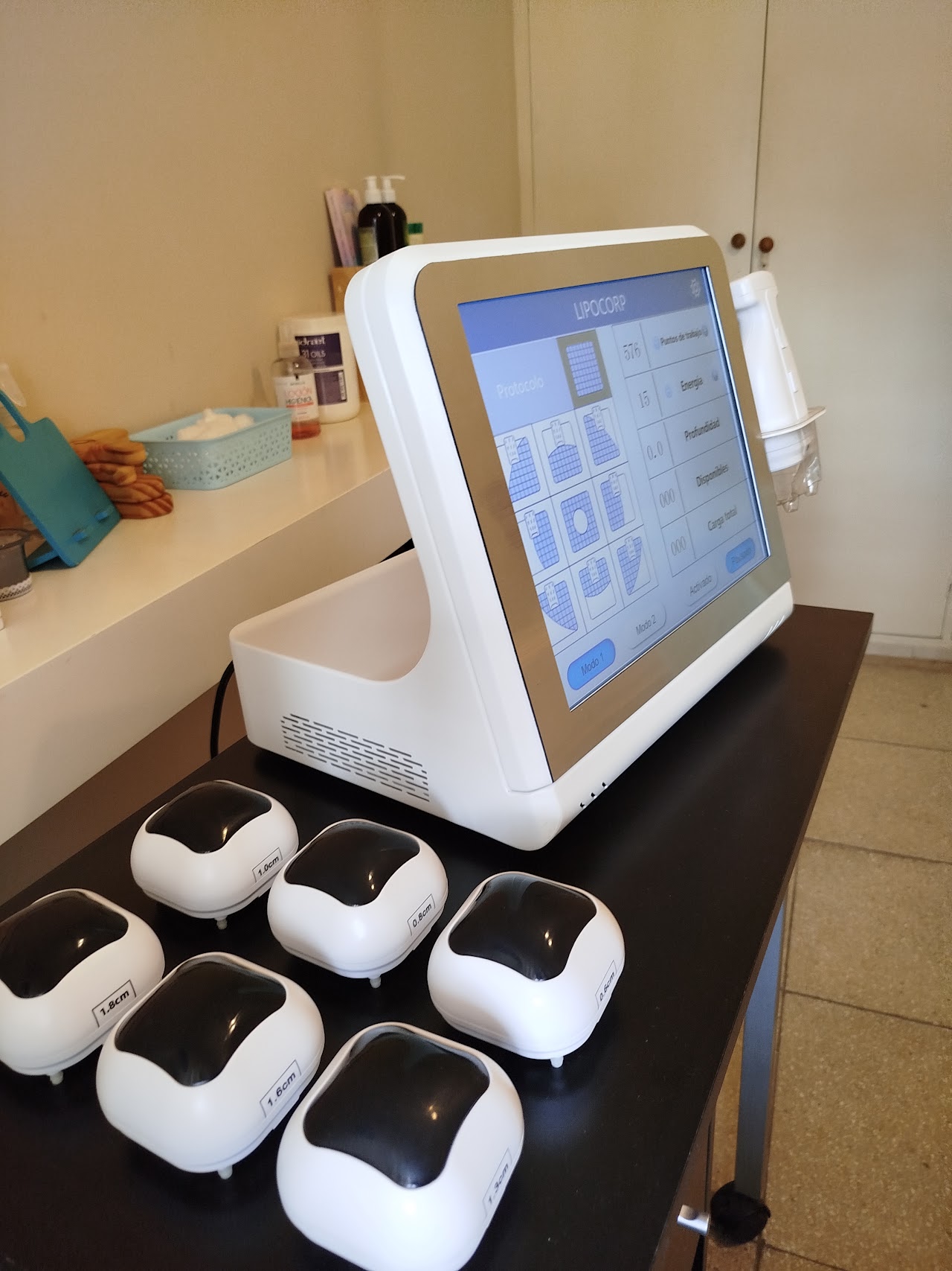 Equipamiento profesional de estética corporal